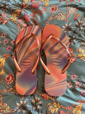 Havaianas Iridescent Rainbow Flip Flops - Pink/Peach/Blue/Purple